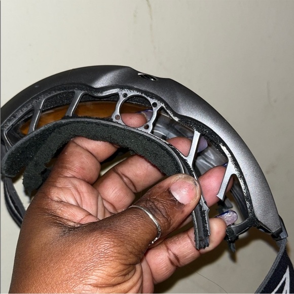 Stylish Black and Orange Ski Goggles - Picture 3 of 3